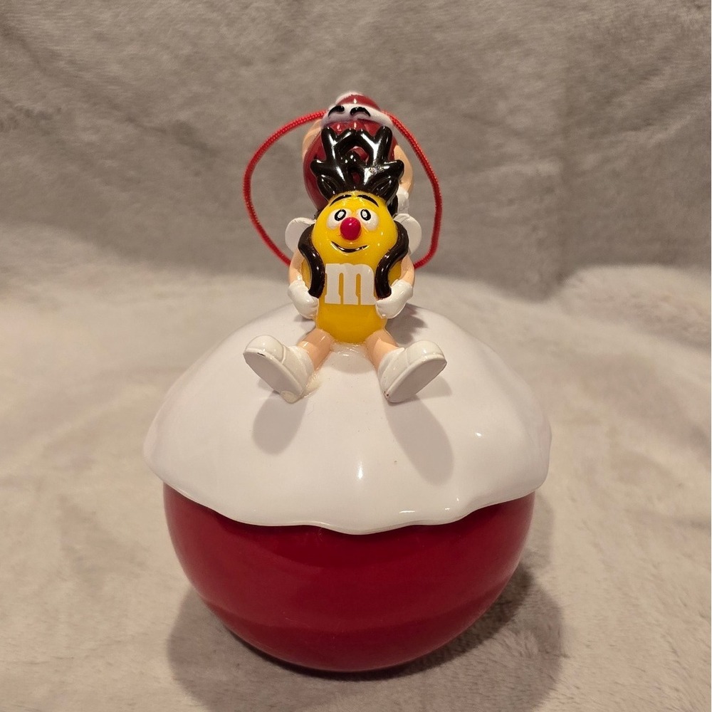 M&M Snowball Ornament Red White Christmas Holiday‎ NO CANDY